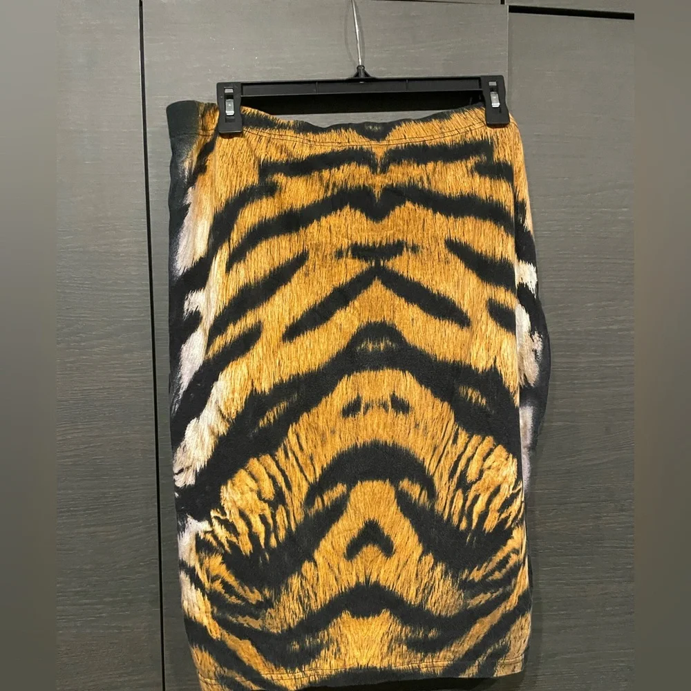 FOREVER 21 LEOPARD PRINT SKIRT